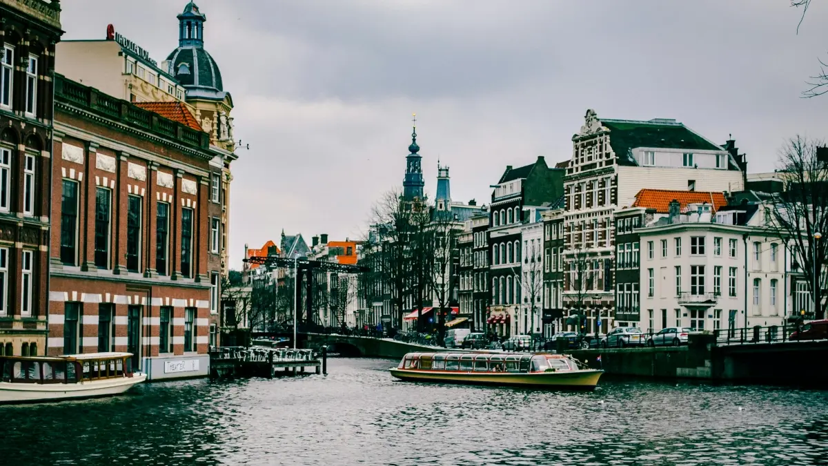 Mozambican Creators: How to Connect with Germany’s HBO Max Brands for Wardrobe Hauls
