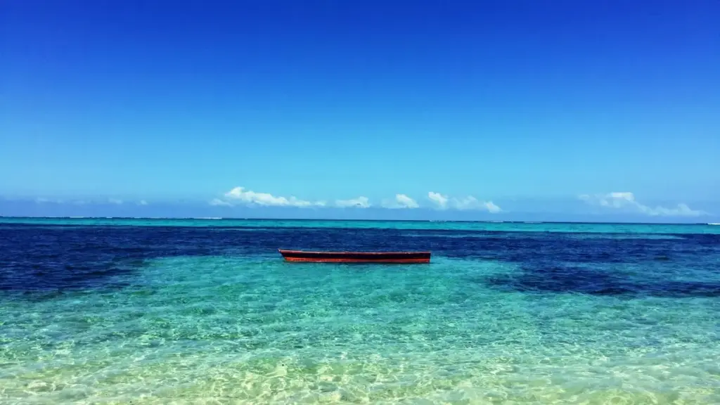 Guia prático para criadores em Moçambique sobre como abordar marcas canadenses via KakaoTalk e gravar conteúdo dos bastidores, com dicas de abordagem, privacidade e negociação.