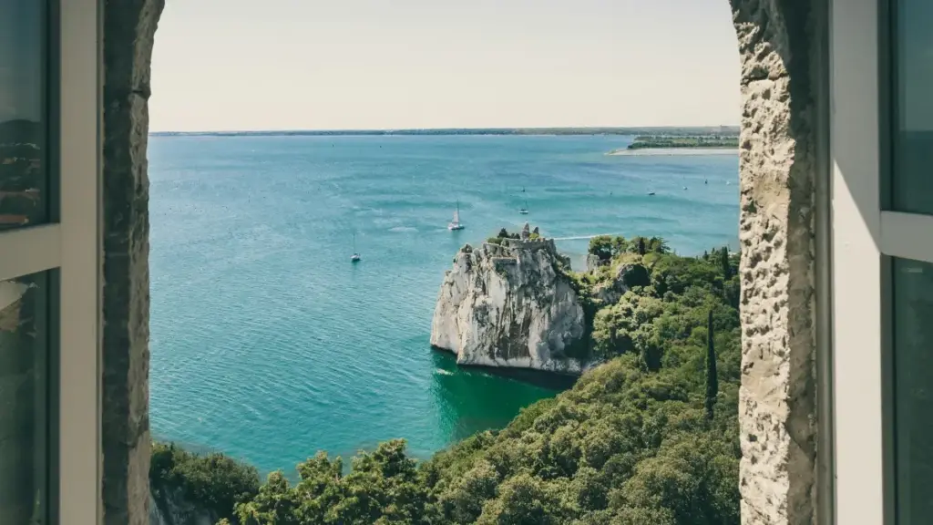 Guia prático para anunciantes em Moçambique: como localizar criadores marroquinos no Discord, qual abordagem usar para converter seguidores em compradores e riscos a evitar.