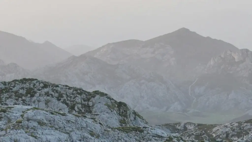 Tácticas práticas para criadores em Moçambique contactarem marcas do Laos via Snapchat e divulgar pérolas locais, com exemplos e dicas de outreach.