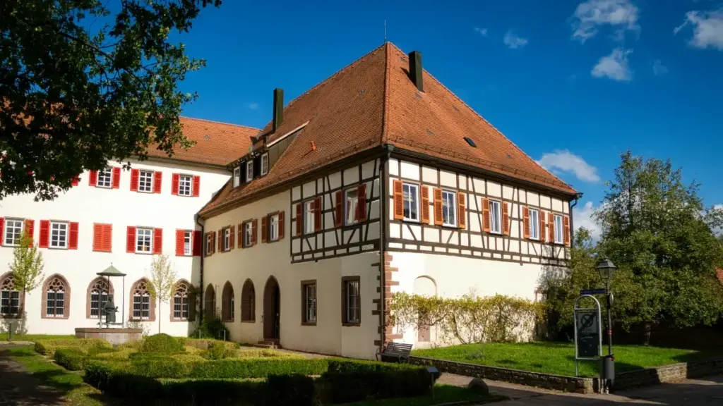 Guia prático para anunciantes em Moçambique sobre como identificar, avaliar e lançar drops limitados com creators de Myanmar no ecossistema Taobao e redes sociais.