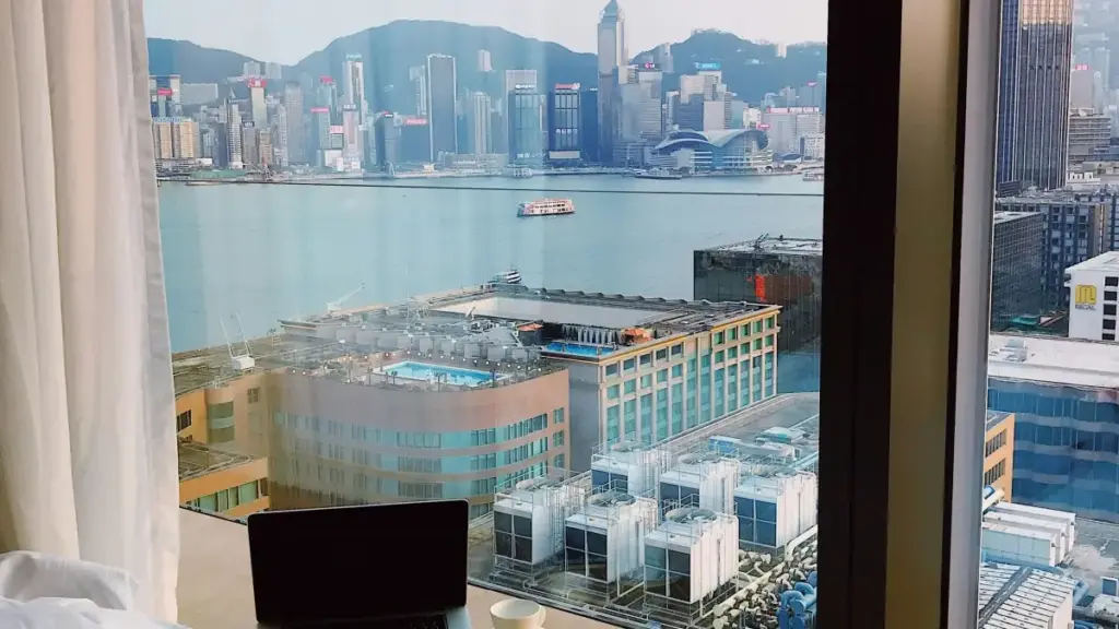 Estratégias práticas para criadores em Moçambique que querem contactar marcas australianas na Amazon e construir confiança com futuros patrocinadores.