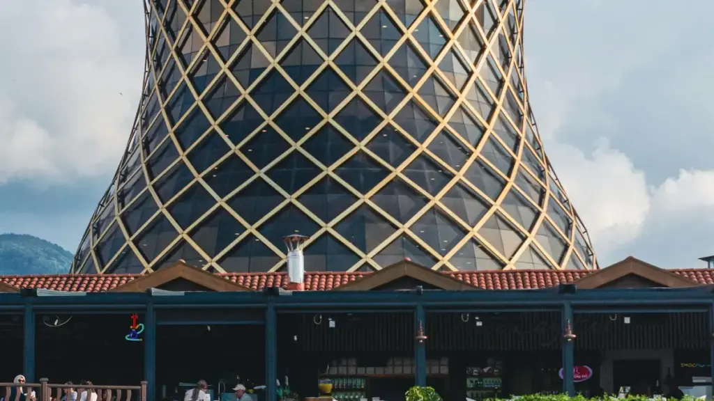 Практичен водич како да откриеш Malta Threads creators што носат нишни корисници за SaaS trials, без да фрлаш буџет на празно.